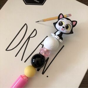 Disney Doorables: Pinocchio: Figaro handmade beaded pen